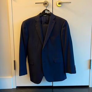 Sack fifth Ave navy suit 42S